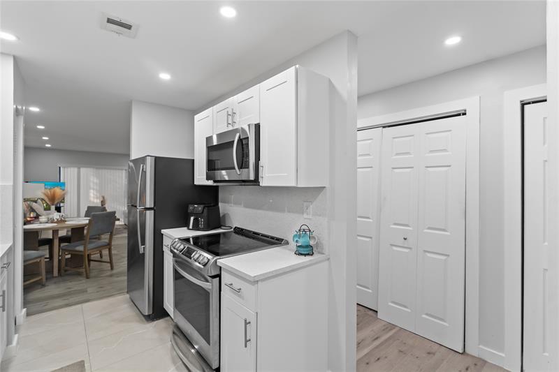 1335 NW 94th Way Coral Springs FL 33071