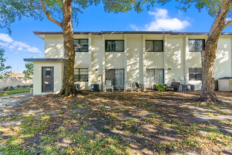 1335 NW 94th Way Coral Springs FL 33071