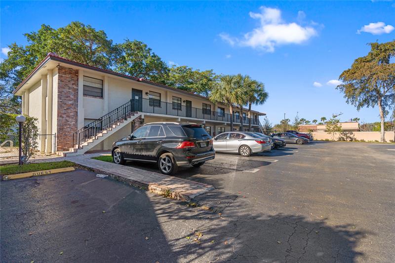 1335 NW 94th Way Coral Springs FL 33071