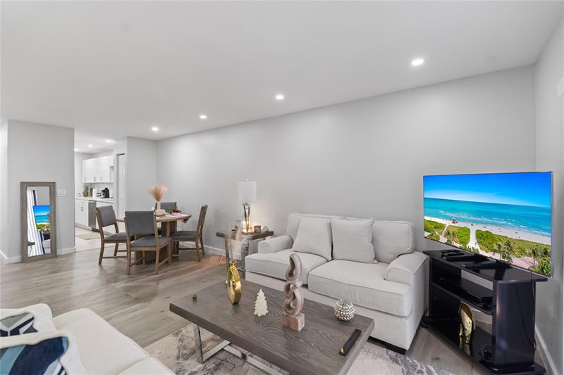 1335 NW 94th Way Coral Springs FL 33071