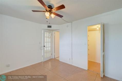 113 Royal Park Oakland Park FL 33309