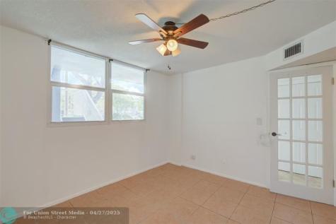 113 Royal Park Oakland Park FL 33309