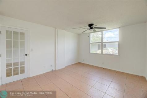 113 Royal Park Oakland Park FL 33309