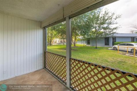 113 Royal Park Oakland Park FL 33309