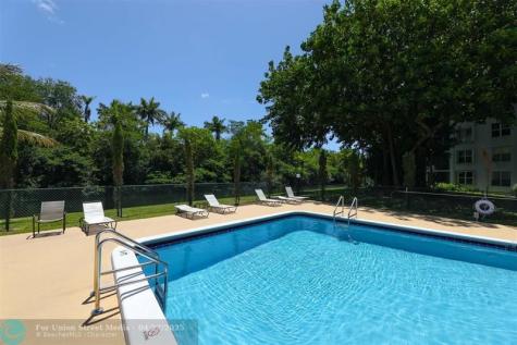 113 Royal Park Oakland Park FL 33309