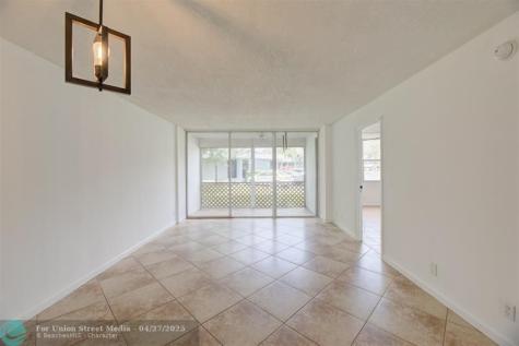 113 Royal Park Oakland Park FL 33309