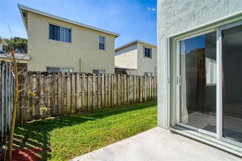 9500 Stanley Lane Tamarac FL 33321