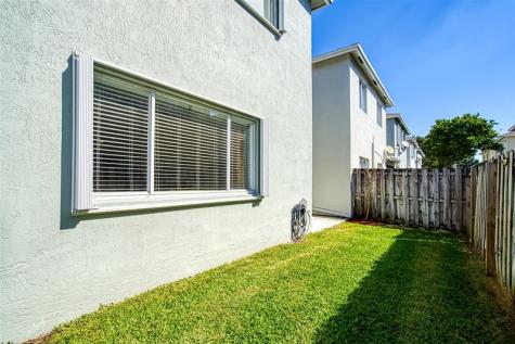 9500 Stanley Lane Tamarac FL 33321