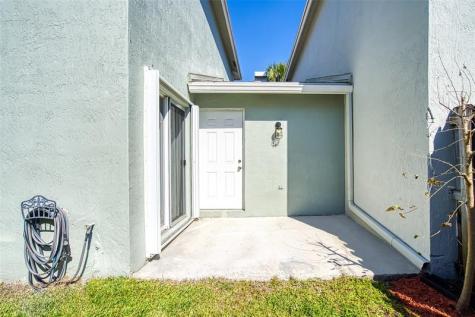 9500 Stanley Lane Tamarac FL 33321