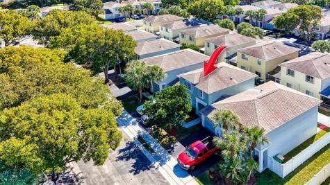 9500 Stanley Lane Tamarac FL 33321