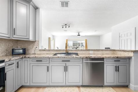 9500 Stanley Lane Tamarac FL 33321