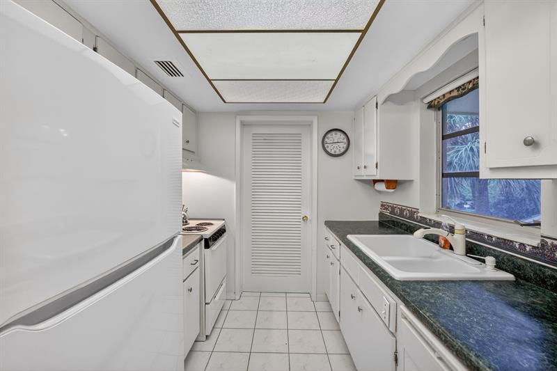 2755 NE 28th Avenue Lighthouse Point FL 33064