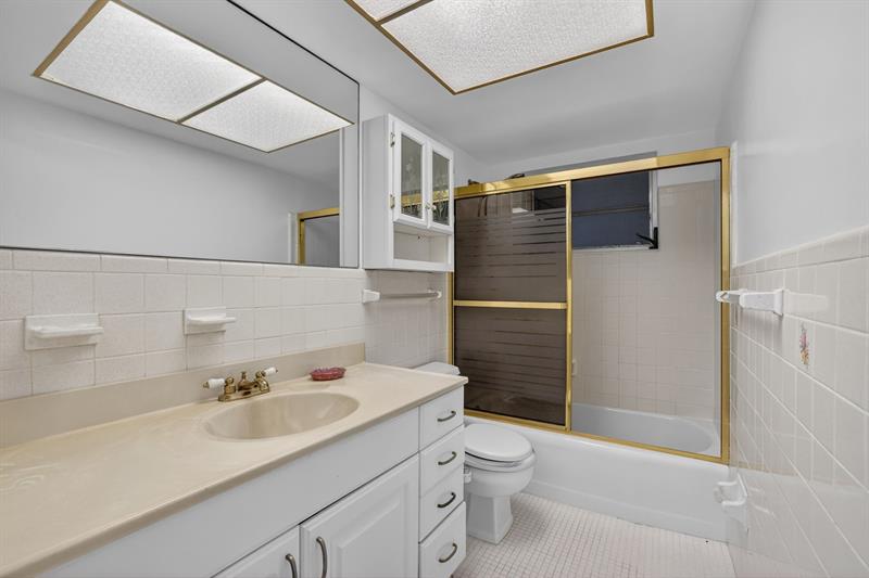 2755 NE 28th Avenue Lighthouse Point FL 33064