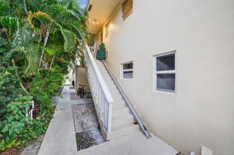 2755 NE 28th Avenue Lighthouse Point FL 33064
