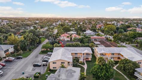 2755 NE 28th Avenue Lighthouse Point FL 33064