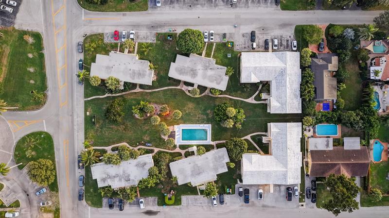 2755 NE 28th Avenue Lighthouse Point FL 33064