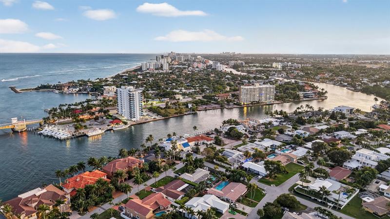 2755 NE 28th Avenue Lighthouse Point FL 33064