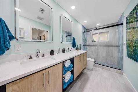 3651 Oaks Clubhouse Drive Pompano Beach FL 33069