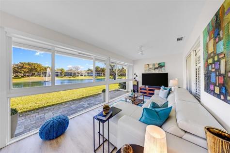 3651 Oaks Clubhouse Drive Pompano Beach FL 33069