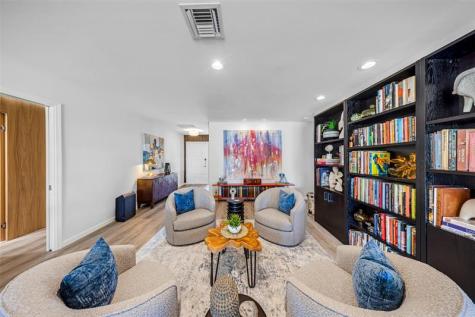 3651 Oaks Clubhouse Drive Pompano Beach FL 33069