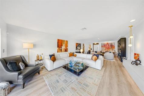 3651 Oaks Clubhouse Drive Pompano Beach FL 33069