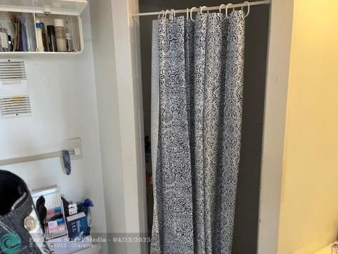 9330 Lagoon Place Davie FL 33324