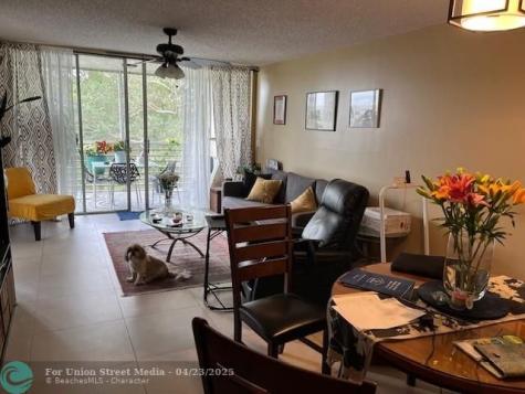 9330 Lagoon Place Davie FL 33324