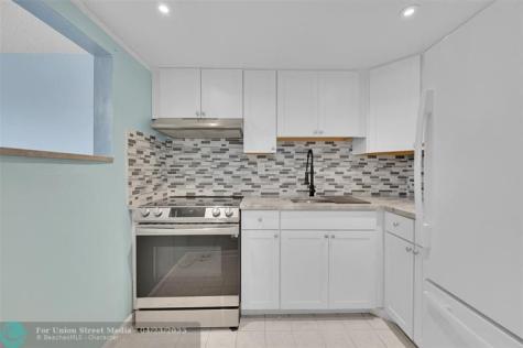 9121 Sunrise Lakes Boulevard Sunrise FL 33322