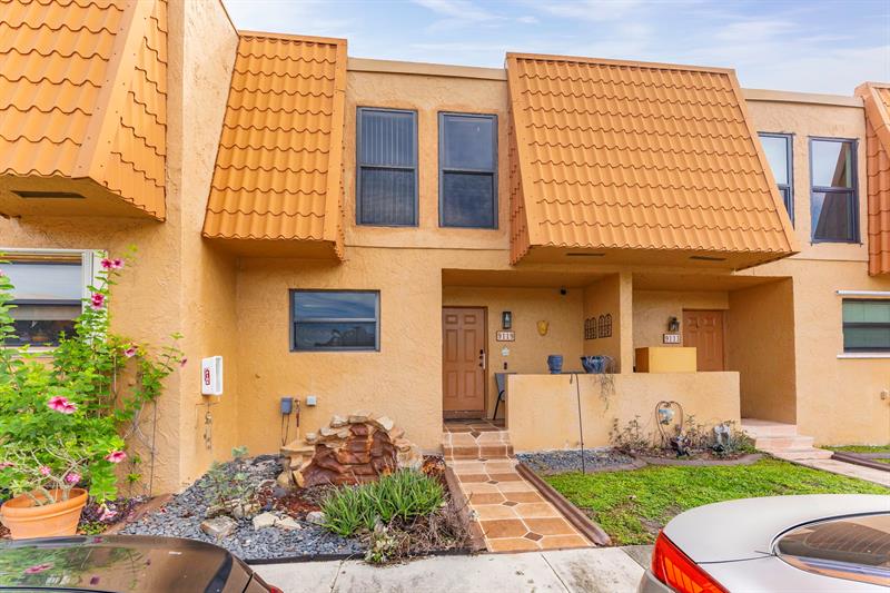 9119 Limetree Lane Pembroke Pines FL 33024