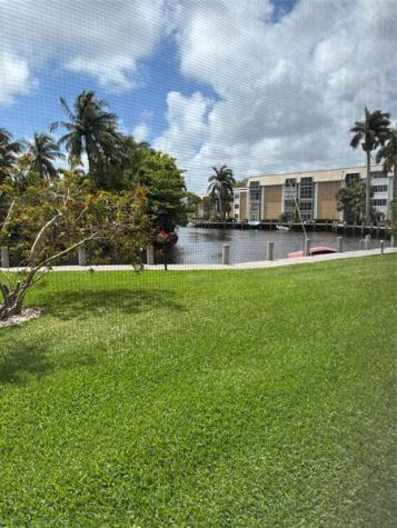 3010 NE 16 Avenue Oakland Park FL 33334