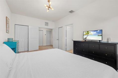 4226 N Dixie Highway Oakland Park FL 33334