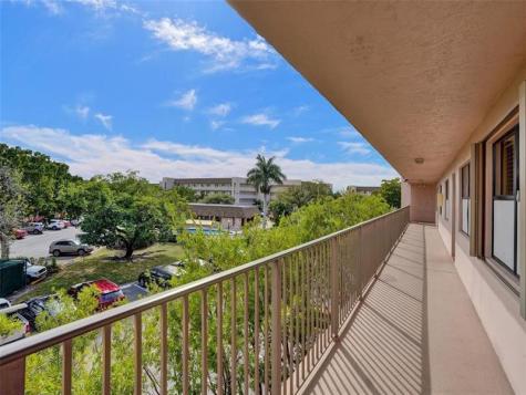 2704 NW 104th Avenue Sunrise FL 33322