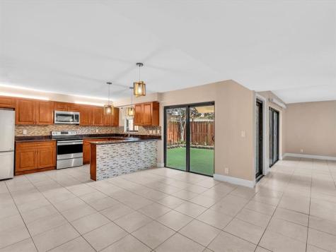 8111 SW 24th Street North Lauderdale FL 33068