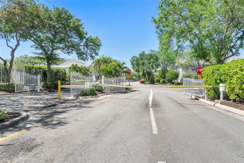 9845 NW 56th Place Coral Springs FL 33076