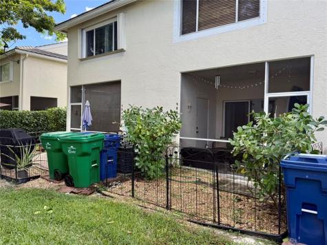 9845 NW 56th Place Coral Springs FL 33076