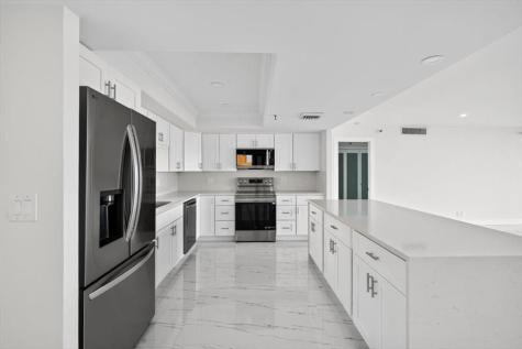 2480 Presidential Way West Palm Beach FL 33401