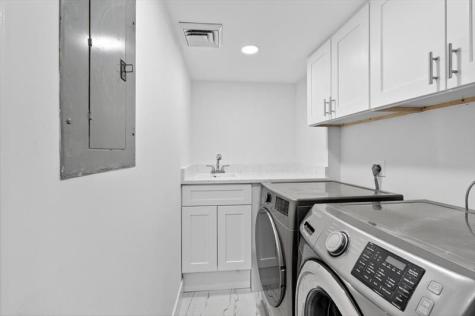 2480 Presidential Way West Palm Beach FL 33401