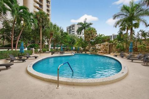 2480 Presidential Way West Palm Beach FL 33401