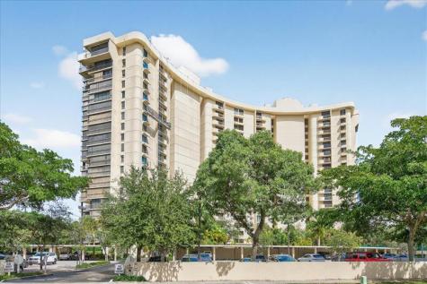 2480 Presidential Way West Palm Beach FL 33401