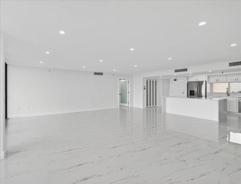2480 Presidential Way West Palm Beach FL 33401