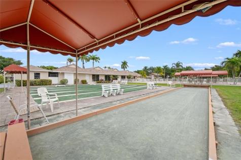 8729 Chevy Chase Drive Boca Raton FL 33433