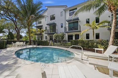 613 NE 22nd Drive Wilton Manors FL 33305