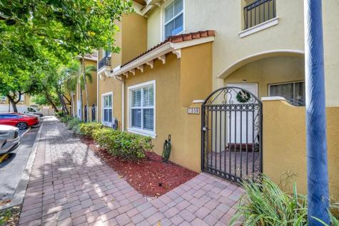2851 W Prospect Road Tamarac FL 33309