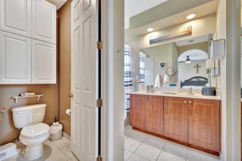 2851 W Prospect Road Tamarac FL 33309