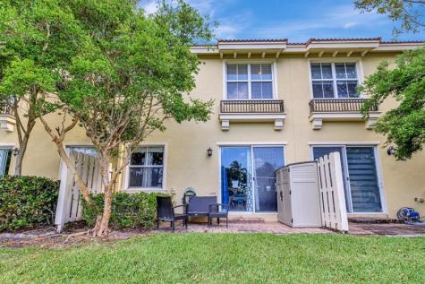 2851 W Prospect Road Tamarac FL 33309