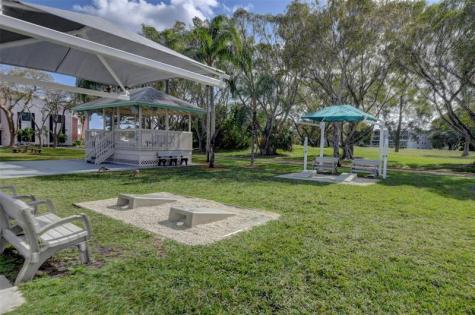 4058 Harwood E Deerfield Beach FL 33442