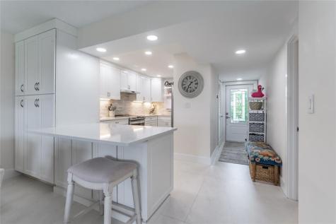 9411 N Hollybrook Lake Drive Pembroke Pines FL 33025