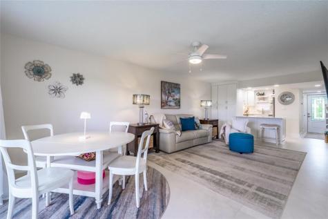 9411 N Hollybrook Lake Drive Pembroke Pines FL 33025