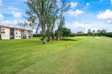 9411 N Hollybrook Lake Drive Pembroke Pines FL 33025