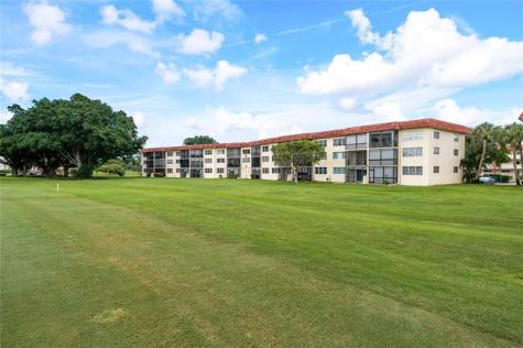 9411 N Hollybrook Lake Drive Pembroke Pines FL 33025